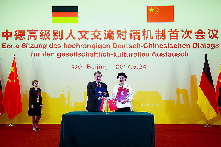 Außenminister Sigmar Gabriel und Vize-Ministerpräsidentin Liu Yandong eröffnen den Deutsch-Chinesischen Dialog 