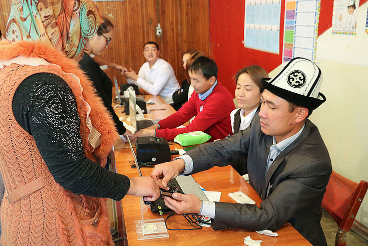 Biometrische Erfassung von Wählern in einem Wahllokal