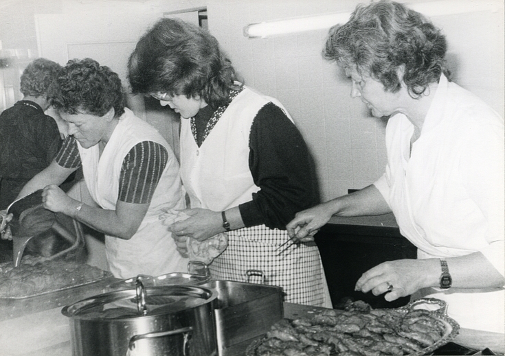 Eröffnung des Bildungszenrums 1983 - Blick in die Küche