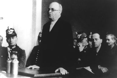Franz Sperr vor dem Volksgerichtshof im Januar 1945. 