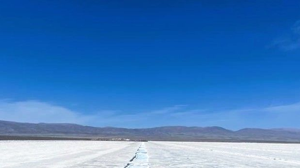 Ein Salzsee in Argentinien, in dem das begehrte Leichtmetall Lithium vorkommt. 