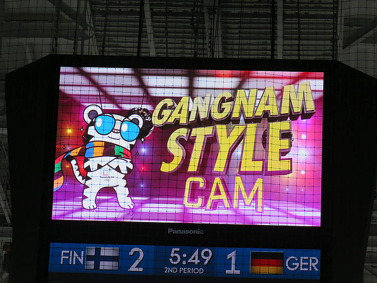 Manga-Style Bild mit dem "Tiger" mit Sonnenbrille und der Aufschrift: Gangnam Style