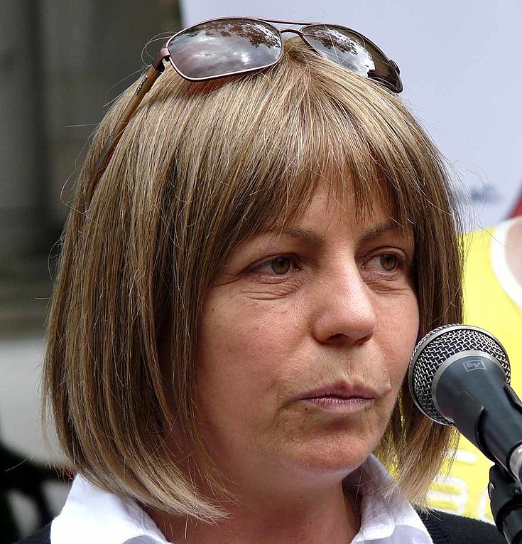Die bulgarische Pädagogin und Politikerin der GERB-Partei, Yordanka Asenova Fandakova,  ist die erste Oberbürgermeisterin der bulgarischen Hauptstadt. 2009 war sie in Folge der bulgarischen Parlamentwahl Ministerin für Bildung, Jugend und Wissenschaft geworden.
