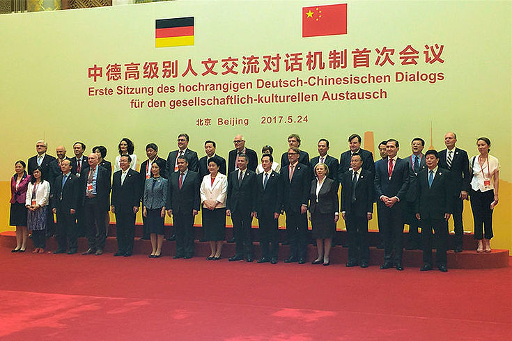 Vertreter aus Politik, Gesellschaft sowie deutschen und chinesischen Organisationen